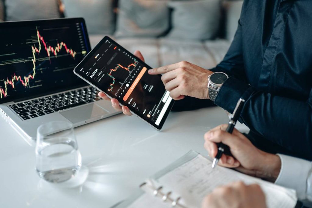 investment banking roles in m&a​